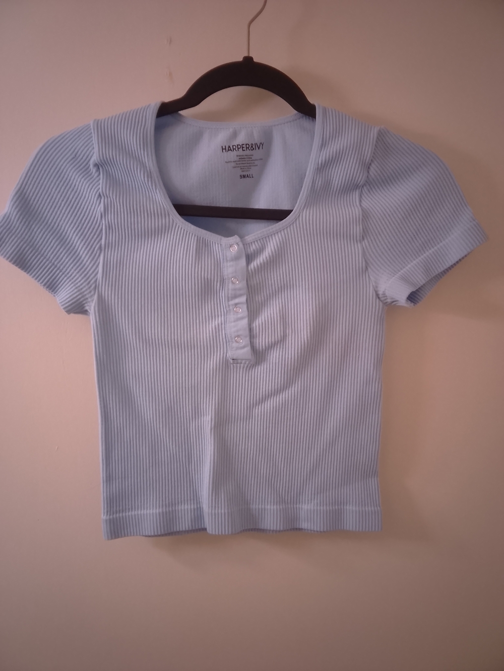 Harper & Ivy Juniors' Seamless Henley Crop Tee